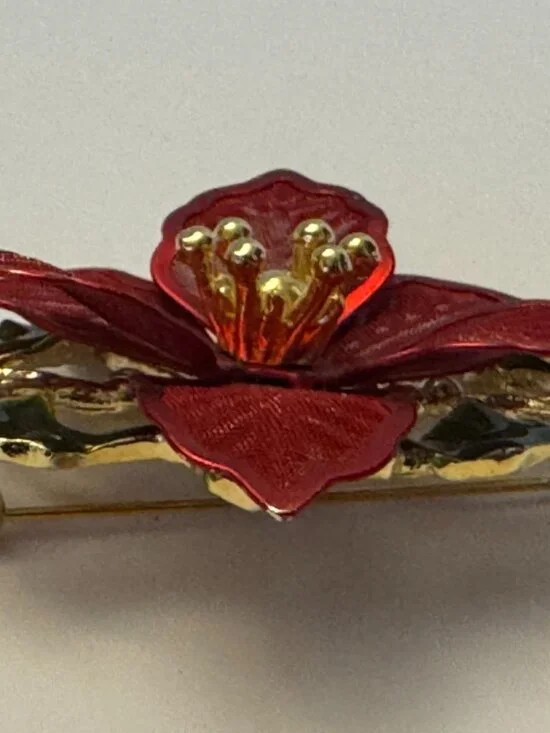 Kenneth Cole Red Poinsettia Brooch Pin Gold-Tone Accents Berry Detail Christmas - Picture 5 of 9